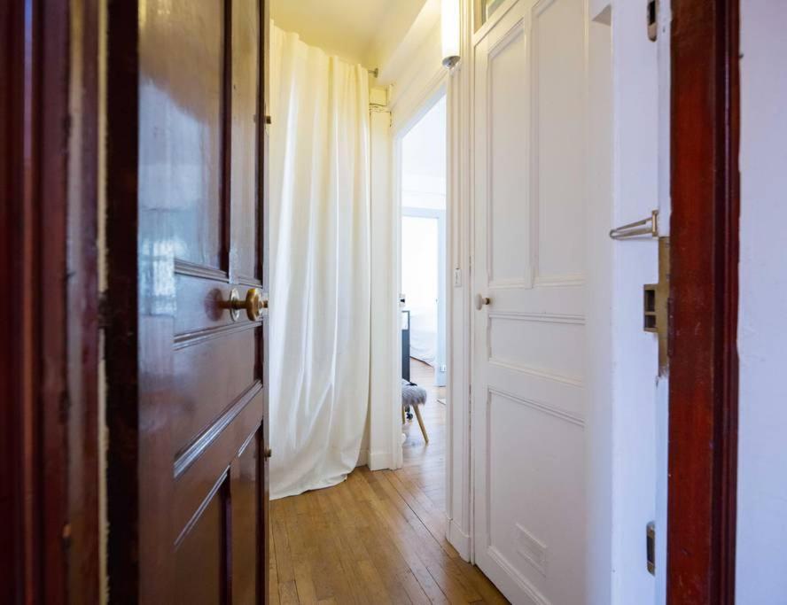 Inside - Rue De Chambery