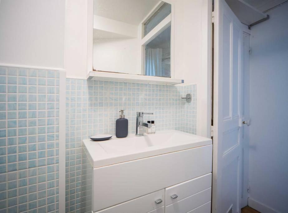 Apartment Inside - Rue De Chambery Paris