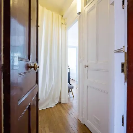 Inside – Rue De Chambéry